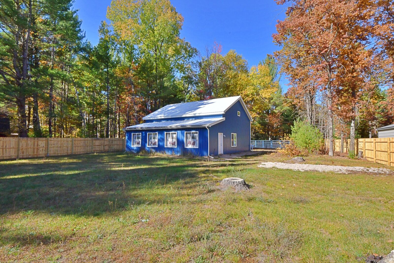 Property Photo:  7877 Oak Rd  MI 48656 