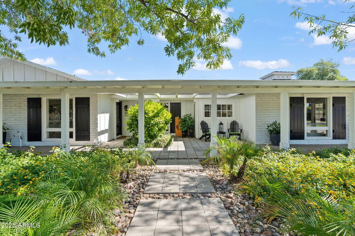 Property Photo: 7519 N 12th Avenue AZ 85021