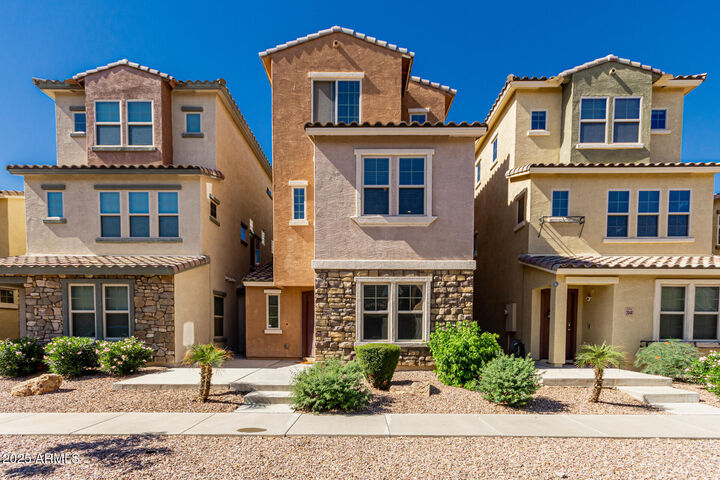 Property Photo: 2044 N 77th Lane AZ 85035