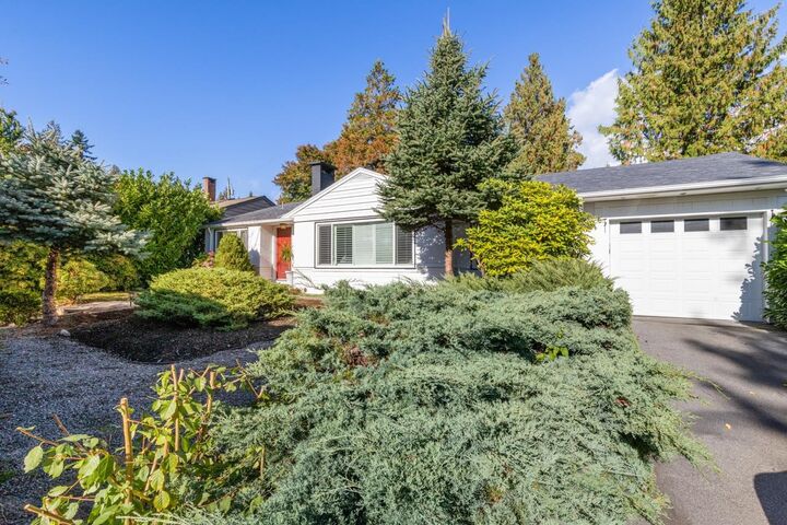 744 Kilkeel Place  North Vancouver BC V7N 2X1 photo