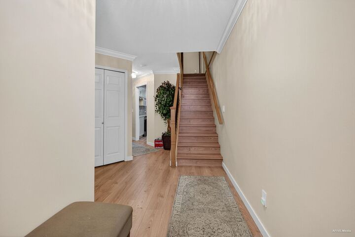 Photo de la propriété: 12165 75 Avenue 37 BC V3W 0W7