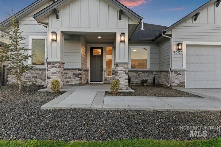 Property Photo:  7232 E Merlin Hawk Ct.  ID 83686