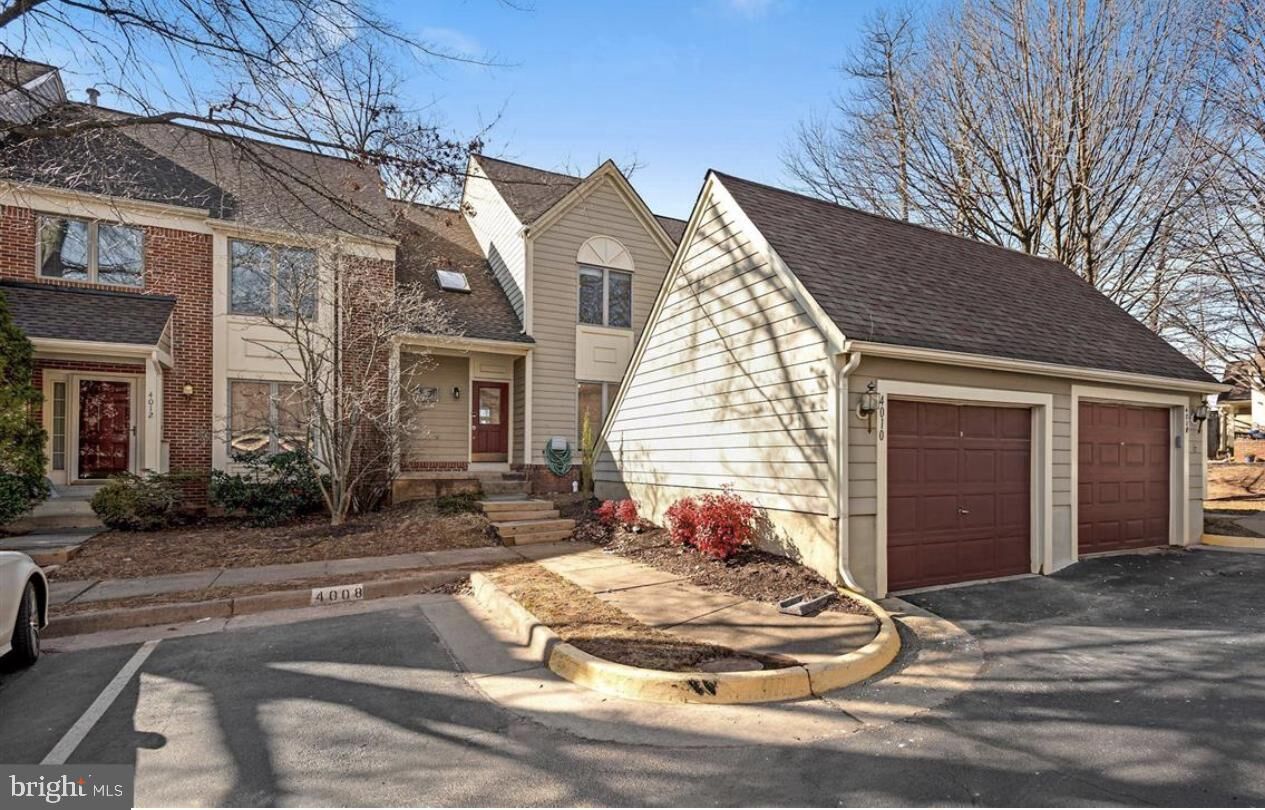 Property Photo:  4010 Lake Glen Road  VA 22033 