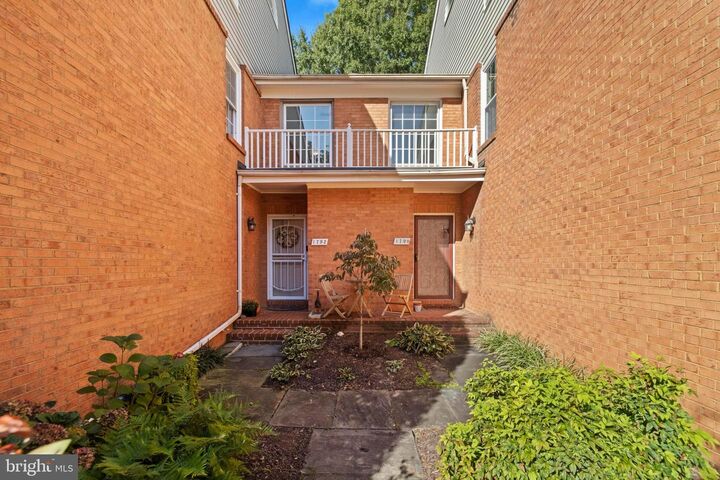 Property Photo: 1792 Duffield Lane VA 22307