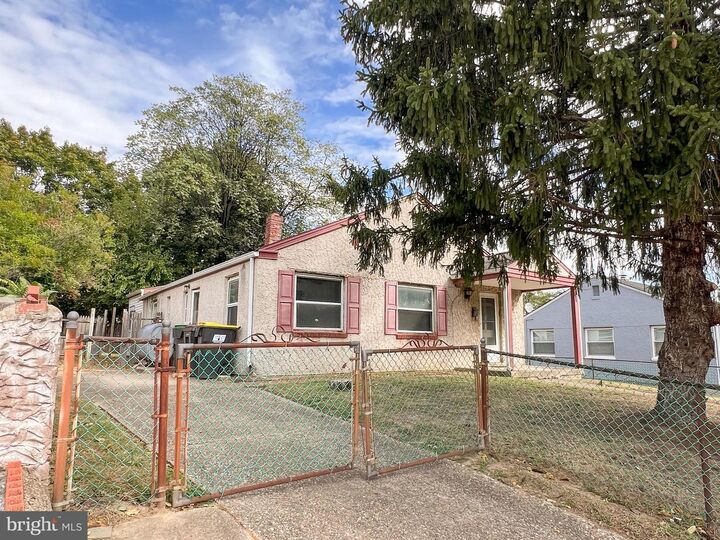 Property Photo: 7 May Avenue DE 19720