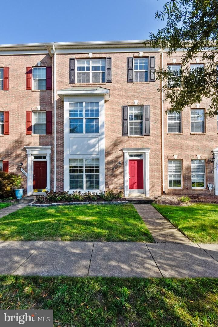 3811 Eisenhower Avenue  Alexandria VA 22304 photo
