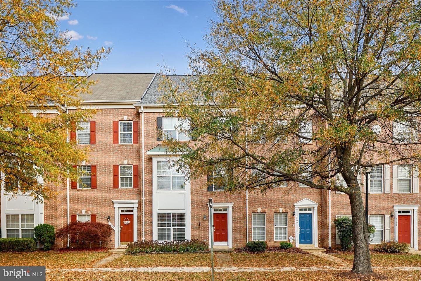 Property Photo:  3811 Eisenhower Avenue  VA 22304 