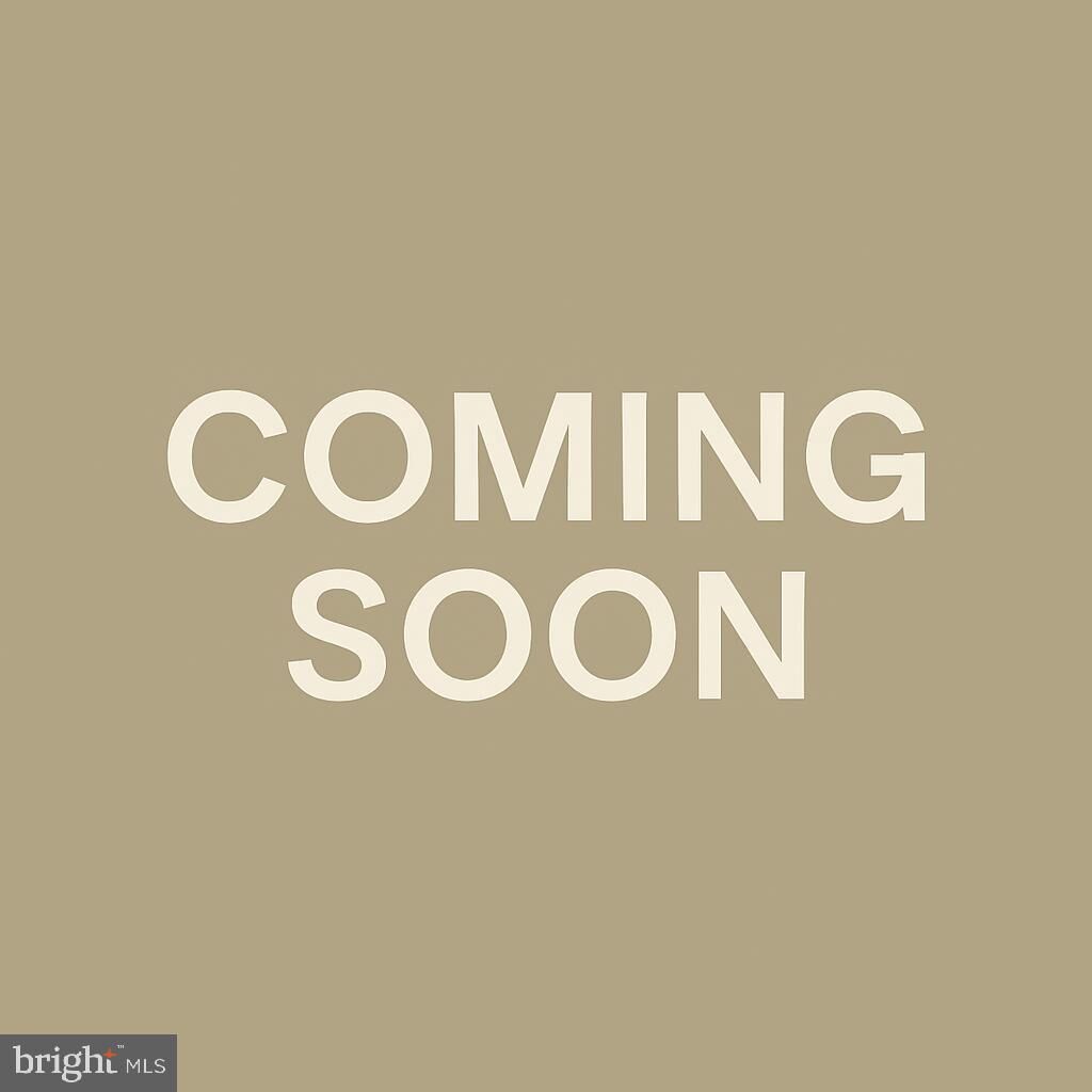 Property Photo: 5911 Edsall Road Ph02 VA 22304