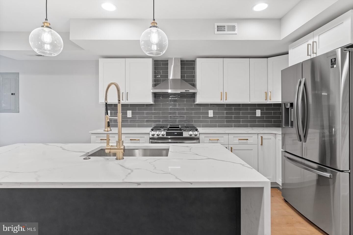 Property Photo: 1316 E Passyunk Avenue A PA 19147