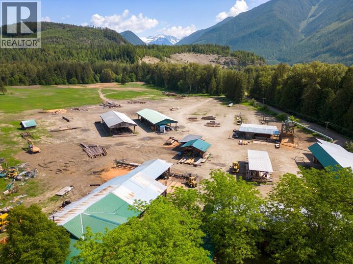 Photo de la propriété: 209 Lardeau River Road BC V0G 1N0