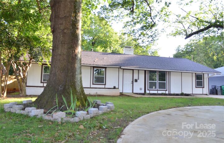 Property Photo: 2000 Tyvola Road NC 28210