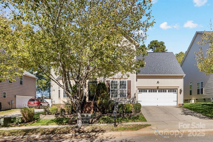 Property Photo: 15618 Troubadour Lane NC 28078
