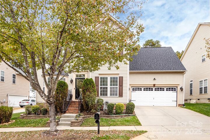 Property Photo: 15618 Troubadour Lane NC 28078