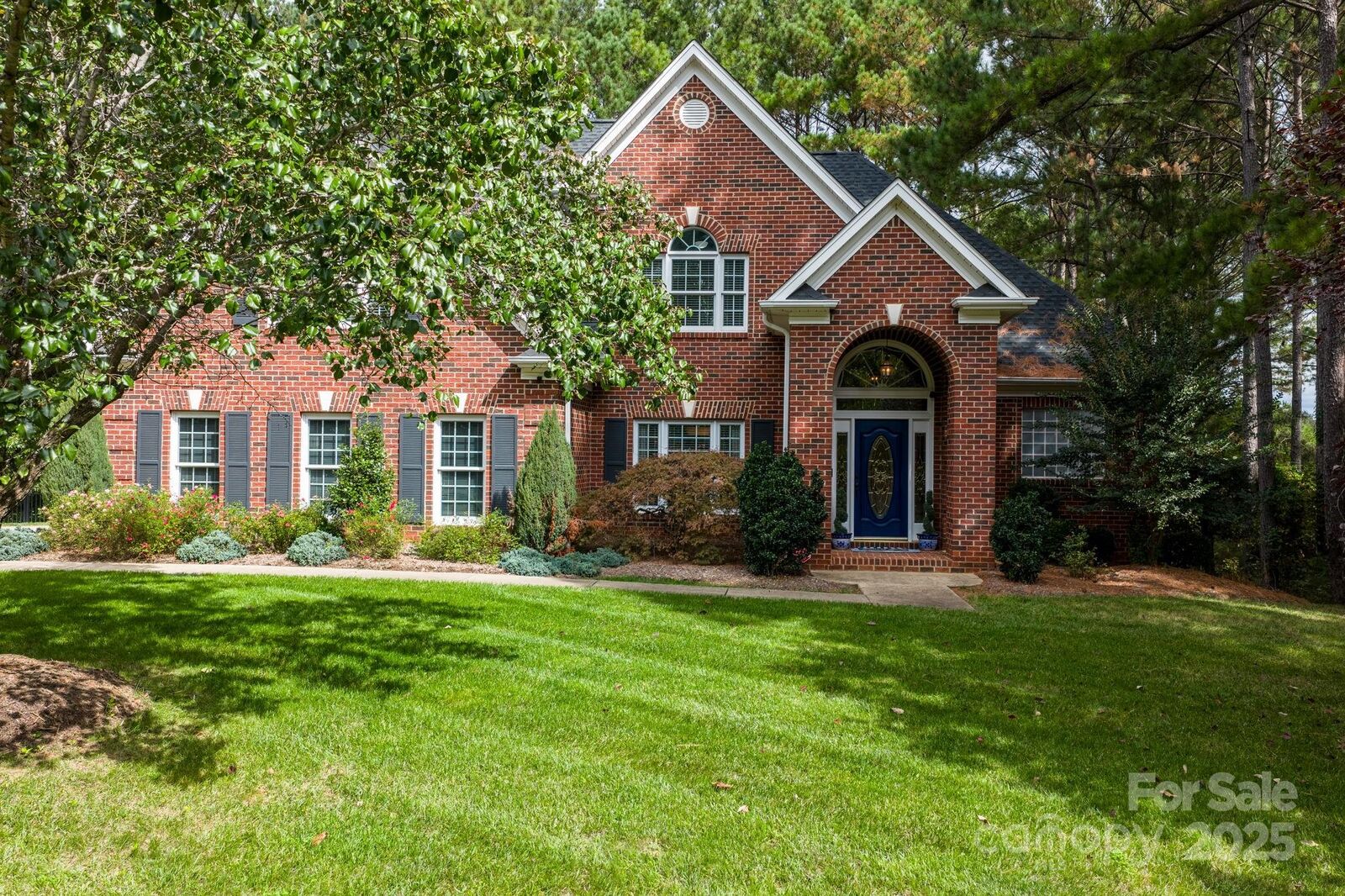 Property Photo: 104 Blackhawk Ridge Court NC 28630