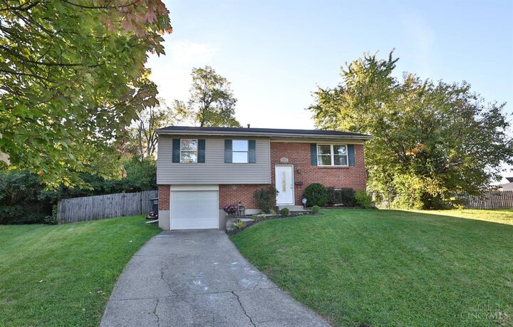 Property Photo:  3205 Redfern Court  OH 45251 