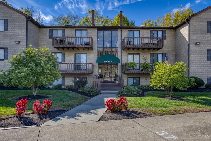2047 Woodtrail Drive  Fairfield OH 45014 photo