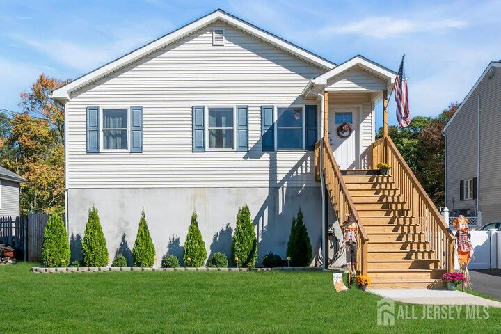 35 Willow Street  Middletown NJ 07758 photo