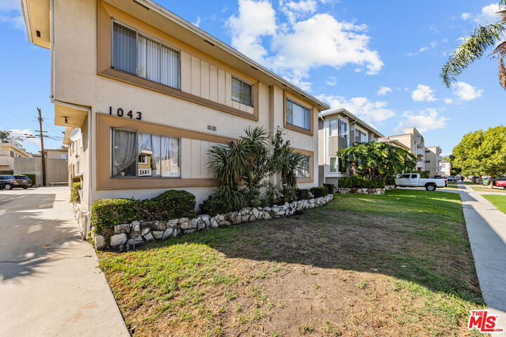 Property Photo: 1043 S Holt Ave CA 90035