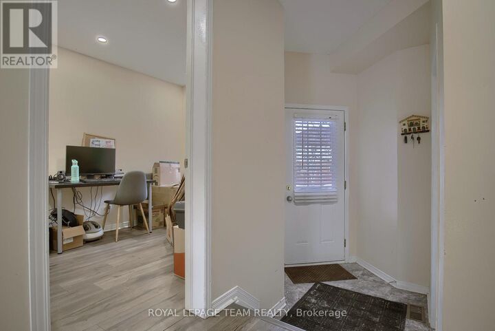 Property Photo:  508 Aberfoyle Circle  ON K2K 3R2