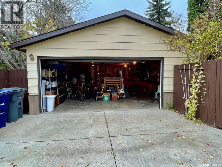 Property Photo:  522 5th Street N  SK S0K 2T0 