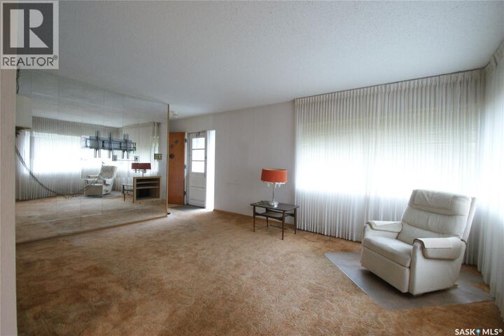 Property Photo: 2514 Dufferin Avenue SK S7J 1C6