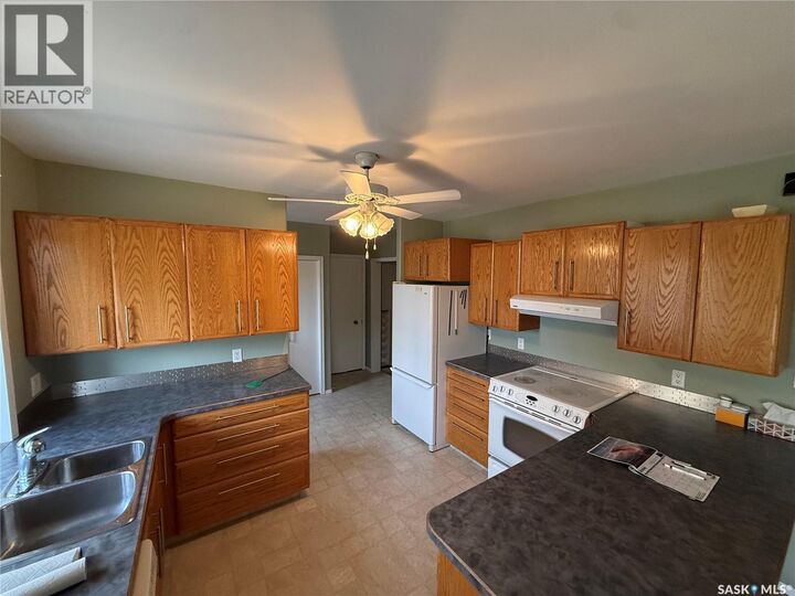 Property Photo: 507 7th Avenue E SK S0H 0B0
