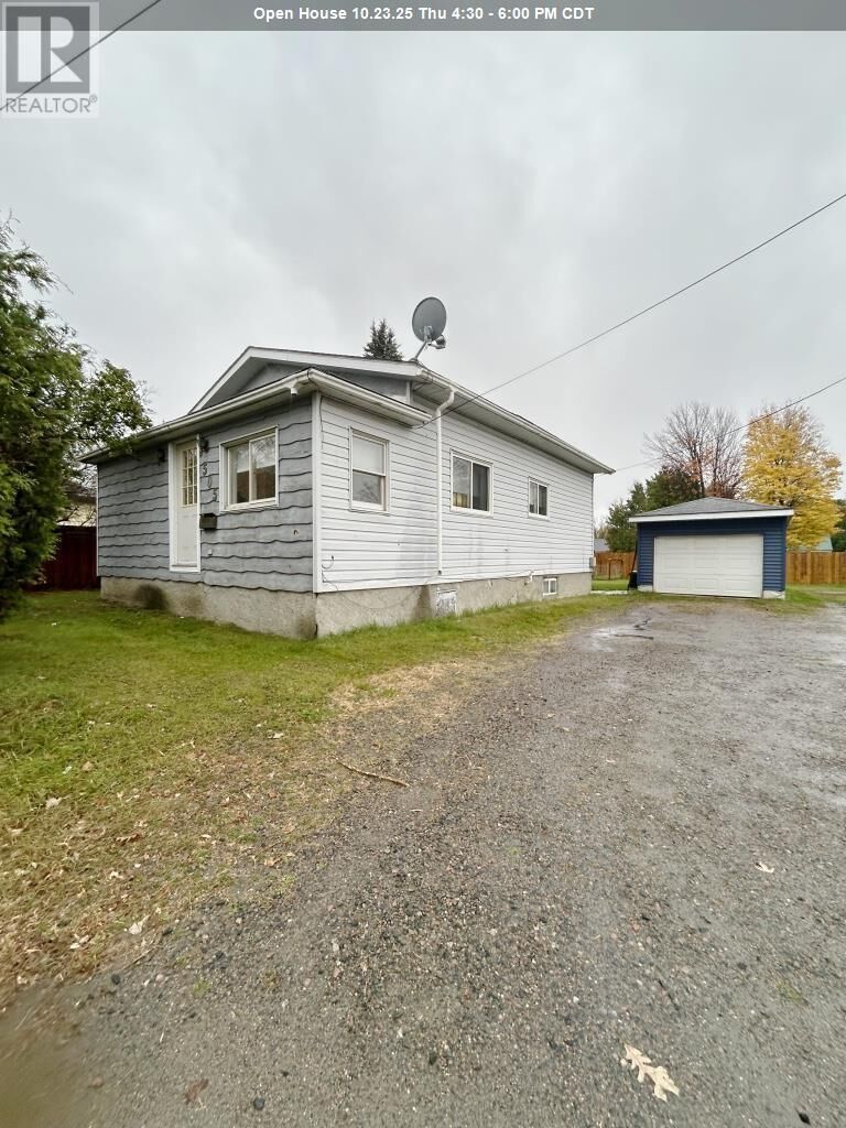 Property Photo:  505 King'S Highway  ON P9A 2S9 