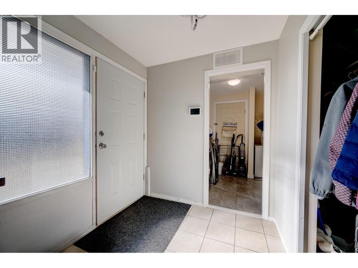 Property Photo: 770 Sherwood Drive BC V2B 4E5