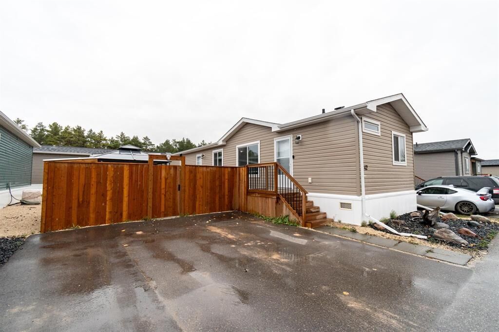 Property Photo:  2695 Main Street  MB R2V 4S9