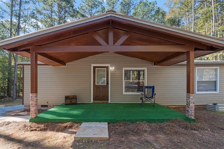 Property Photo: 103 E Bearcreek Road GA 31024