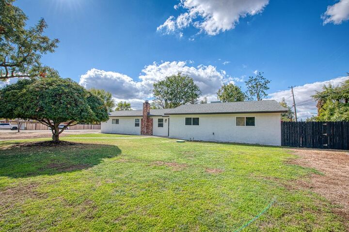Property Photo:  11952 Charlton Road  CA 93636 