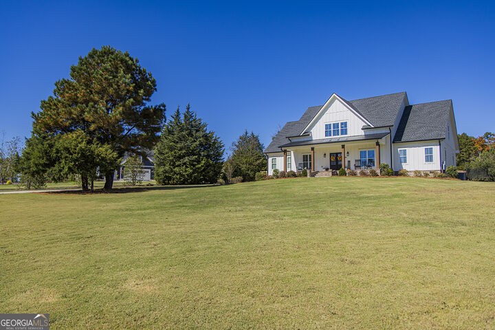 Property Photo: 8 Trimble Way SE GA 30161