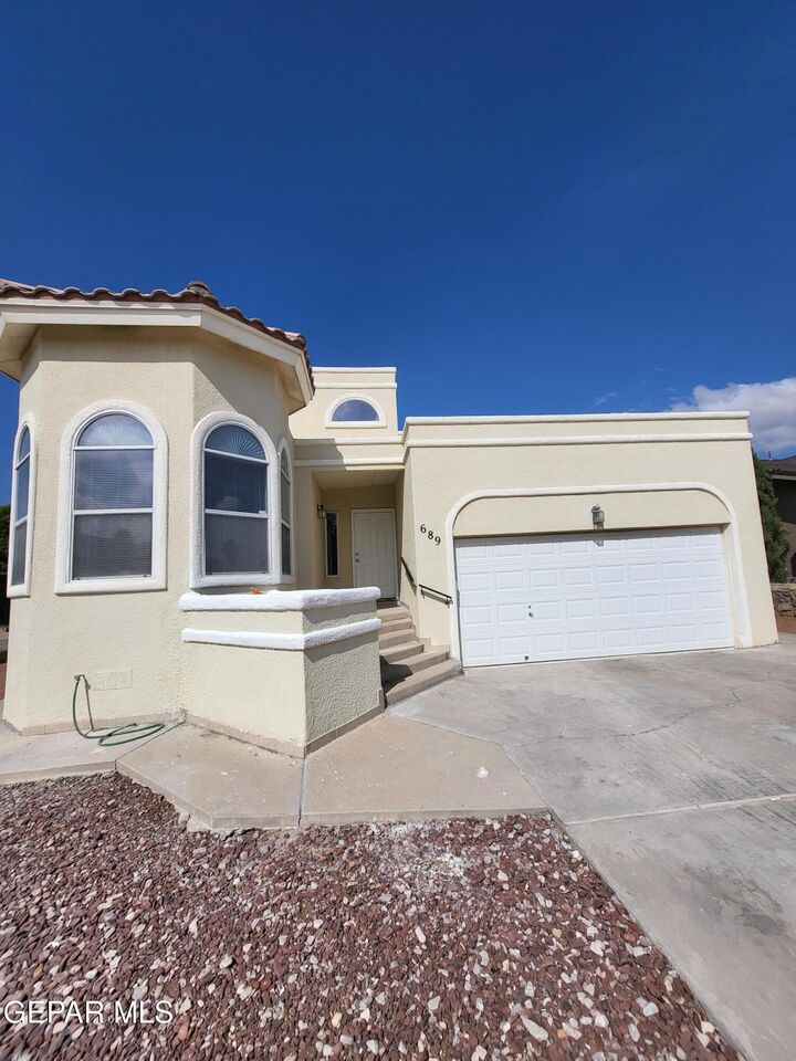 Property Photo: 689 Laramie River Avenue TX 79932