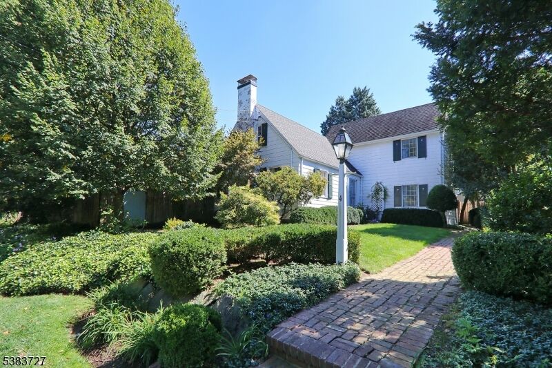 Property Photo: 4 Normandie Pl NJ 07016