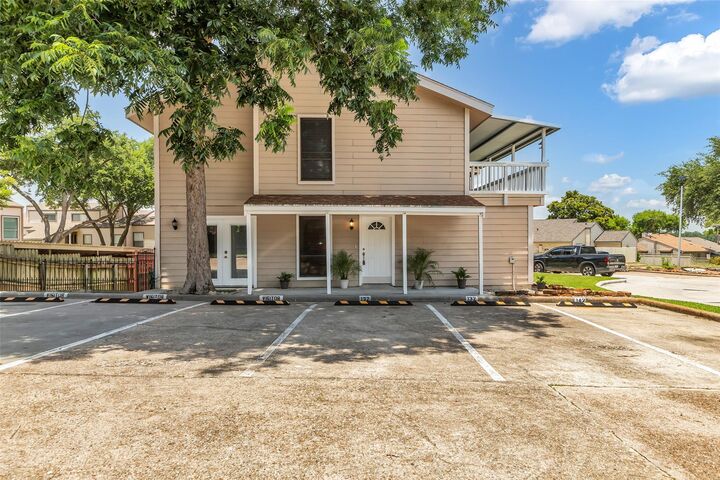 Property Photo:  132 April Point Drive N  TX 77356 