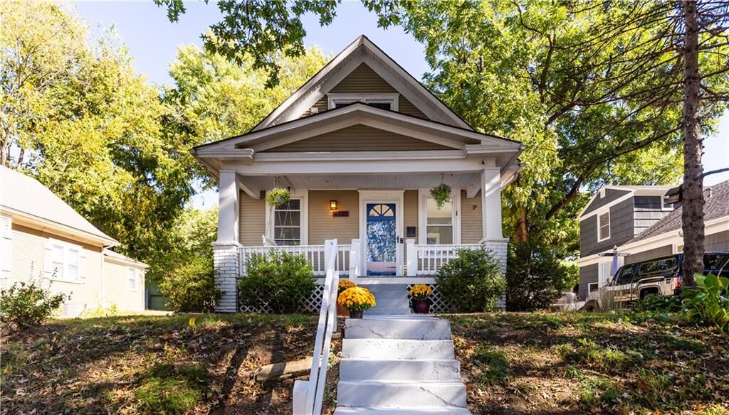 Property Photo:  4627 Fairmount Avenue  MO 64112