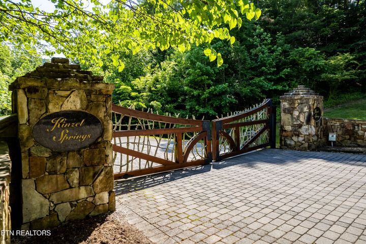 Property Photo: 716 Tanasi Trail TN 37882