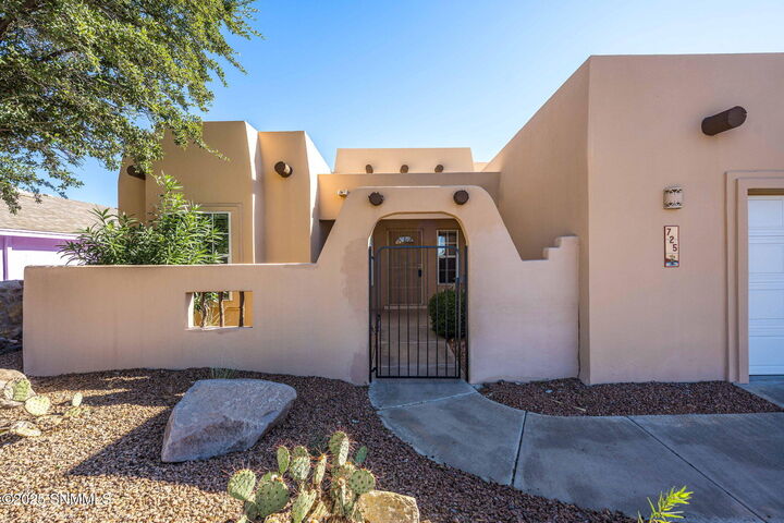 Property Photo: 725 Canyon Verde NM 88011