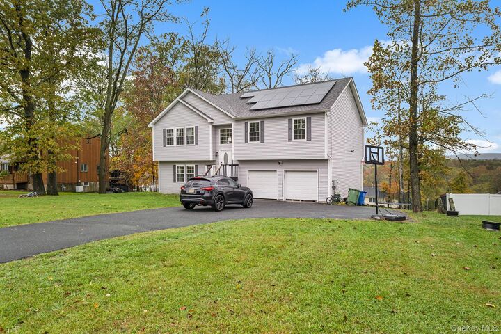 Property Photo:  5 Oak Ridge Road  NY 10940 