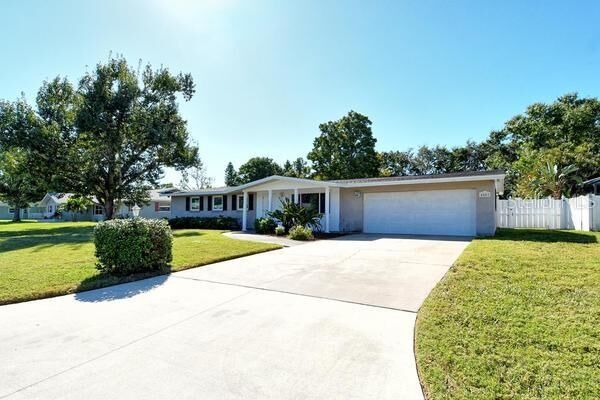Property Photo: 4503 22nd Avenue W FL 34209