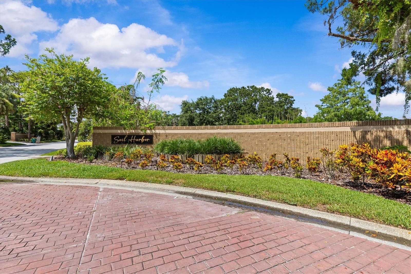 Property Photo: 1520 Jade Lane FL 34689