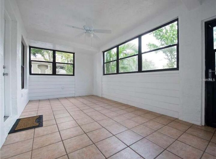 Property Photo: 3124 S Semoran Boulevard 202 FL 32822