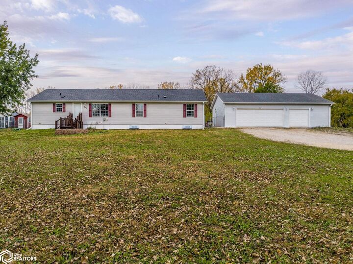 Property Photo: 815 N 40th Street IA 50428