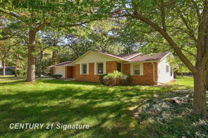 Property Photo: 2976 Lupine Court MI 48706
