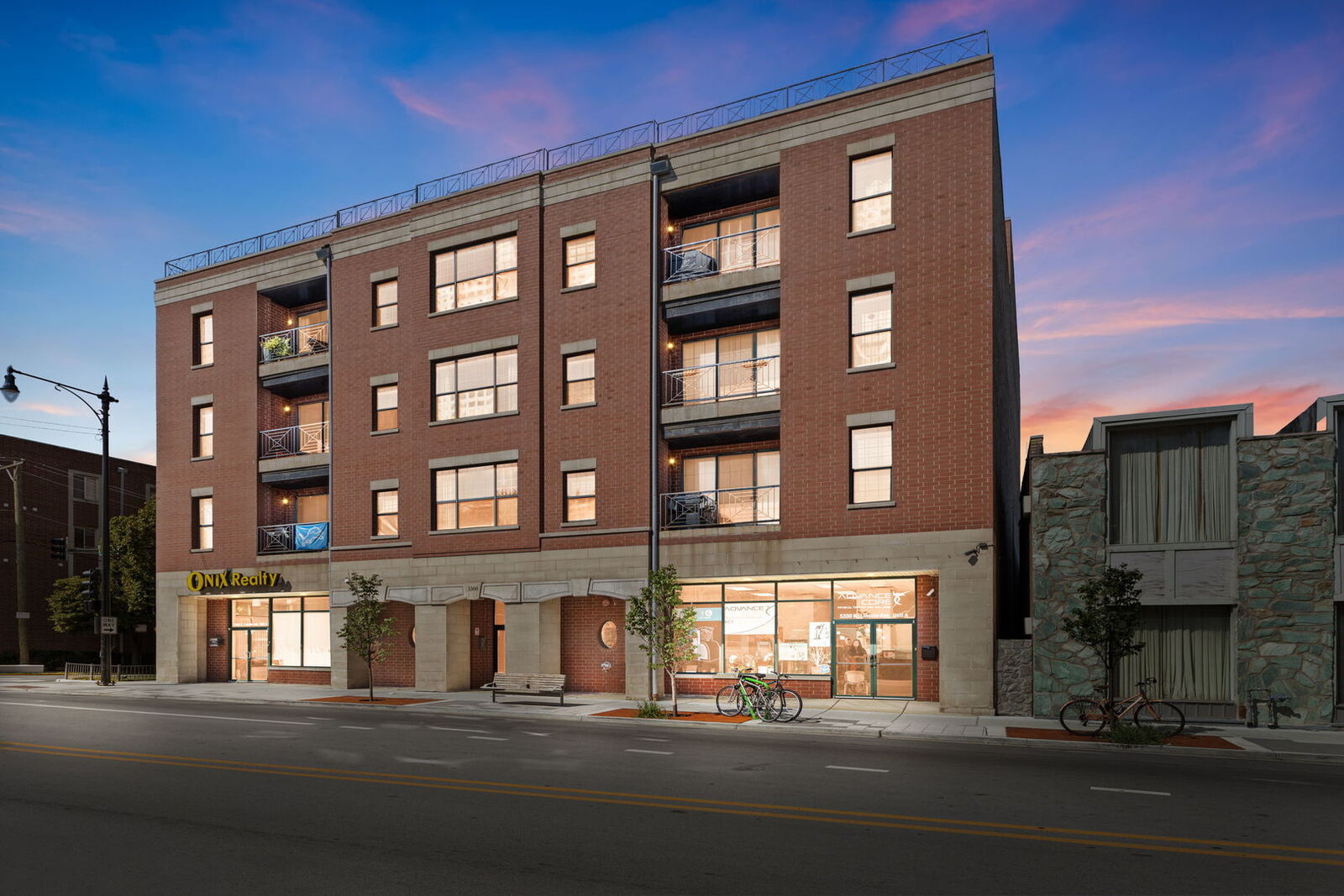 Property Photo: 5300 N Lincoln Avenue 4E IL 60625