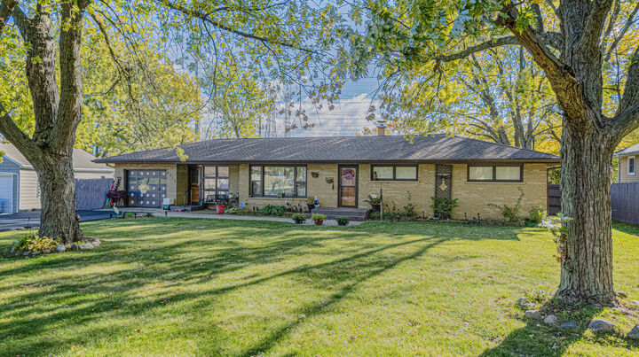 Property Photo:  2715 W Greenwood Avenue  IL 60087 