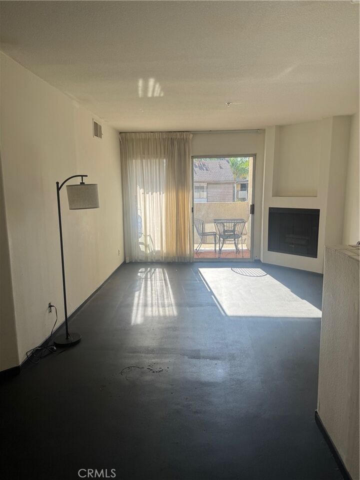 Property Photo:  15455 Sherman Way 11  CA 91406