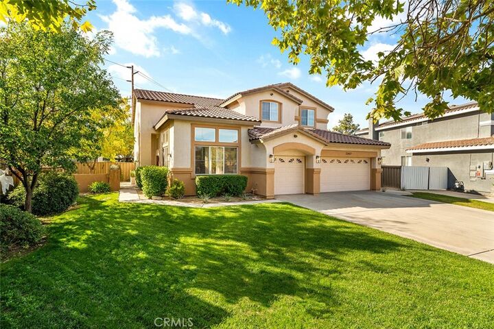 Property Photo:  23427 Mountain Song  CA 92562