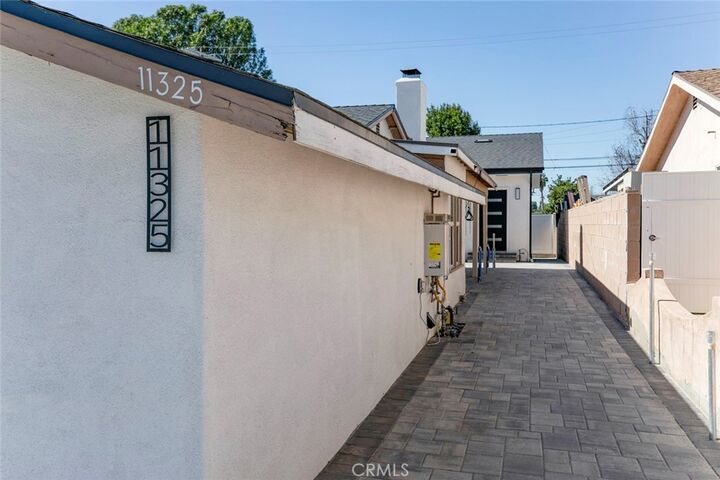 Property Photo:  11325 Collett Avenue  CA 91344