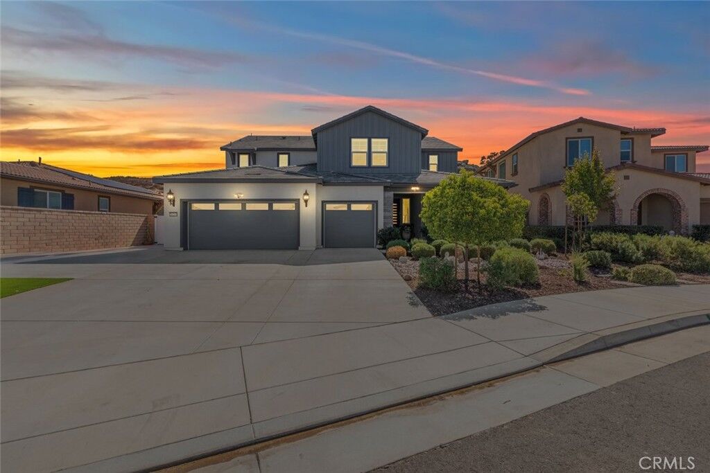 Property Photo: 26219 Silver Birch CA 92584